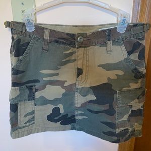 Camo mini skirt
